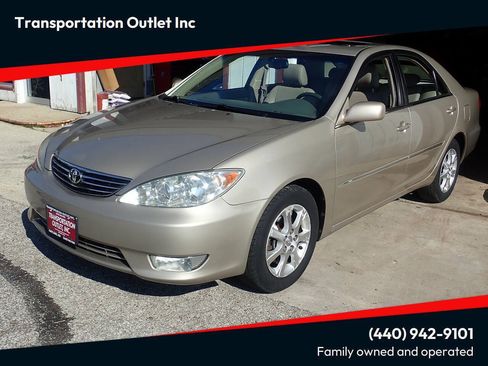 Used 2006 Toyota Camry XLE w/ VSC & Side Airbag Pkg FWD image 1