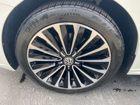 Used 2022 Volkswagen Passat 2.0T image 27