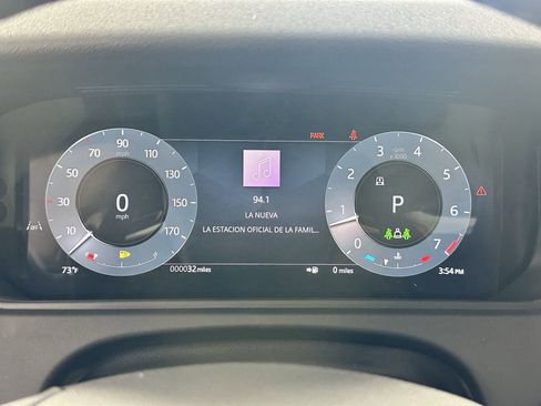 Certified 2026 Land Rover Range Rover Velar Dynamic SE image 16