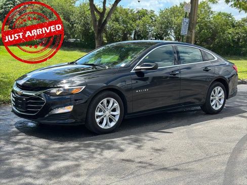 Used 2025 Chevrolet Malibu LT image 2