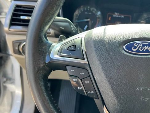 Used 2017 Ford Fusion SE image 23