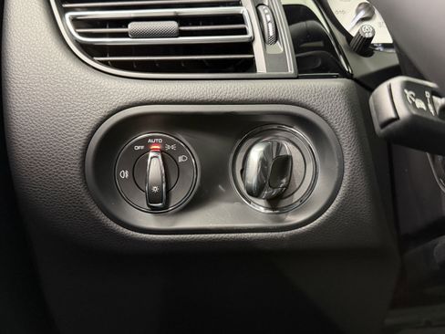 New 2026 Porsche Macan Turbo image 51