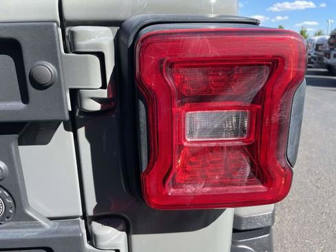 Used 2023 Jeep Wrangler Unlimited Rubicon 392 w/ Xtreme Recon 35" Tire Package AWD/4WD image 31