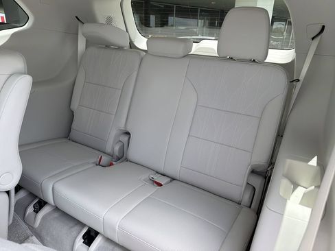 New 2026 Buick Enclave Avenir w/ Super Cruise Package AWD/4WD image 19