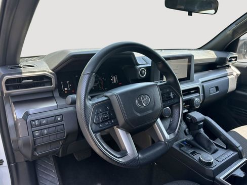 Used 2025 Toyota 4Runner SR5 RWD image 11