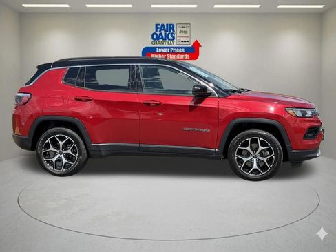 Used 2025 Jeep Compass Limited image 5