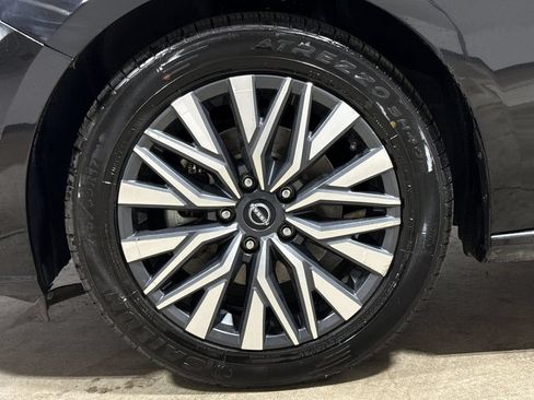 Used 2024 Nissan Altima 2.5 SV FWD image 26