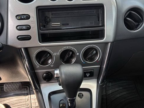 Used 2007 Pontiac Vibe w/ Sun And Sound Package FWD image 13