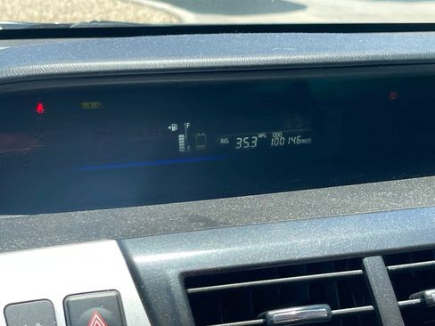 Used 2014 Toyota Prius V Five FWD image 7