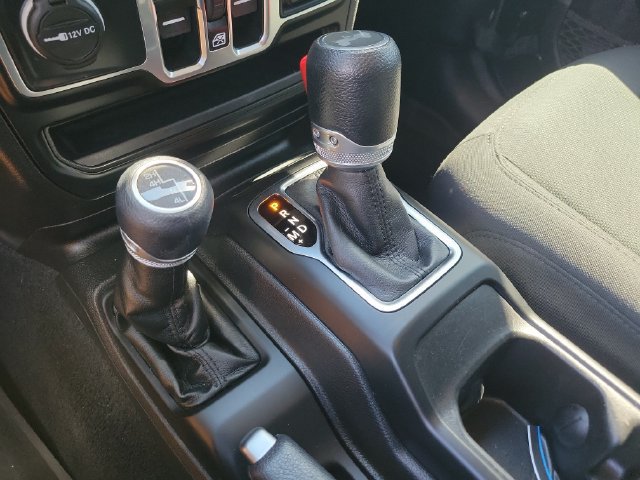 Used 2022 Jeep Wrangler Unlimited Sport AWD/4WD image 17