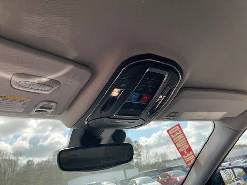 Used 2023 Jeep Grand Cherokee Limited w/ Black Appearance Package image 22