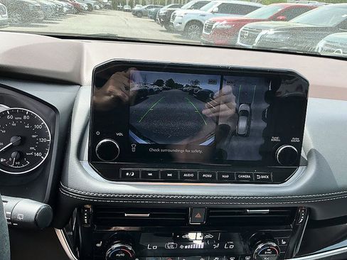 Certified 2023 Nissan Rogue SL w/ SL Premium Package image 18