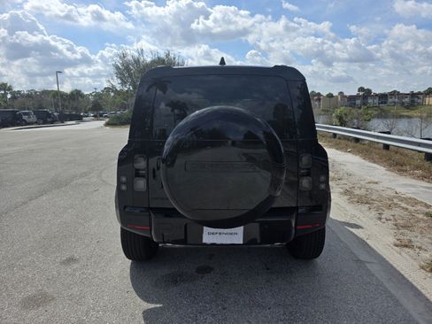 New 2026 Land Rover Defender 110 S image 6