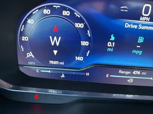 Used 2023 Chevrolet Suburban High Country image 15