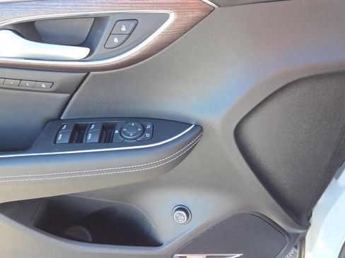 Used 2023 Buick Envision Avenir image 10