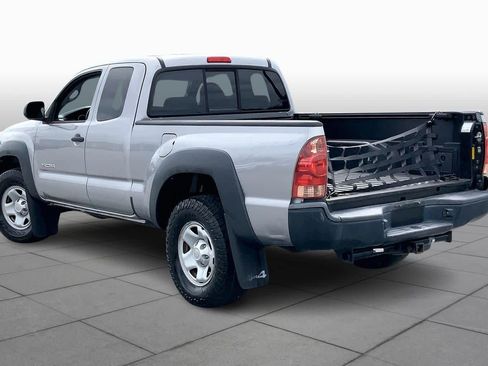 Used 2015 Toyota Tacoma 4x4 Access Cab w/ Convenience Package image 11