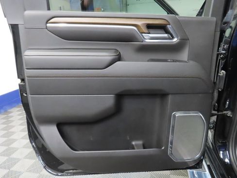 Used 2024 Chevrolet Silverado 2500 High Country w/ High Country Premium Package image 70