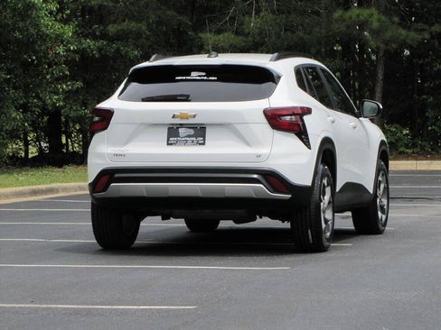 Used 2025 Chevrolet Trax LT w/ Driver Confidence Package FWD image 10
