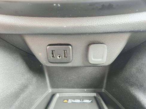 Used 2022 Chevrolet Traverse LT w/ LPO, Floor Liner Package FWD image 33