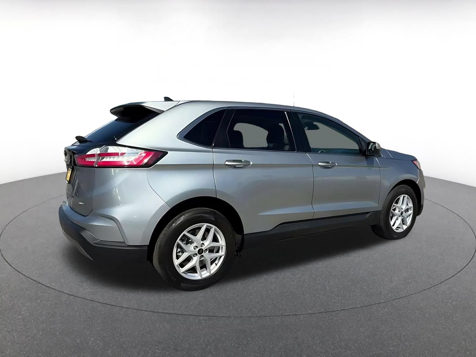 Used 2024 Ford Edge SEL AWD/4WD image 13
