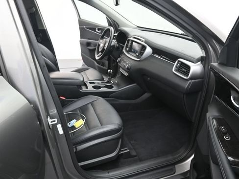 Used 2017 Kia Sorento FWD image 22