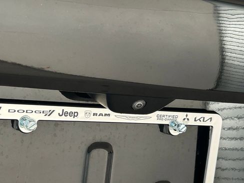 Used 2023 Jeep Grand Cherokee Limited image 28