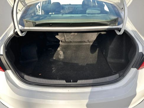 Used 2016 Chevrolet Malibu LT FWD image 11