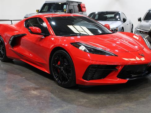 Used 2021 Chevrolet Corvette Stingray Coupe w/ 1LT RWD image 2