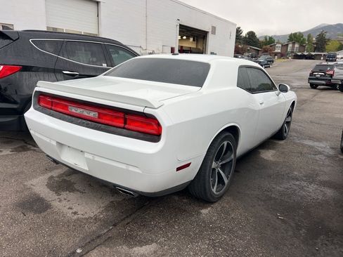 Used 2014 Dodge Challenger R/T RWD image 14