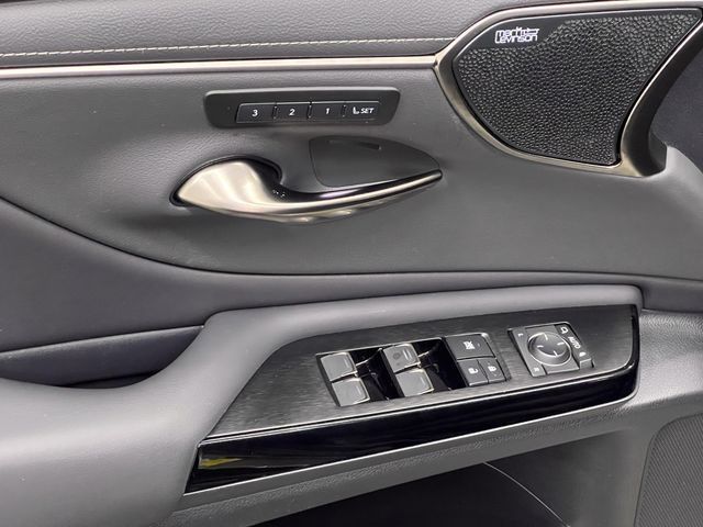 Certified 2025 Lexus ES 300h w/ Accessory Package (Z1) FWD image 10