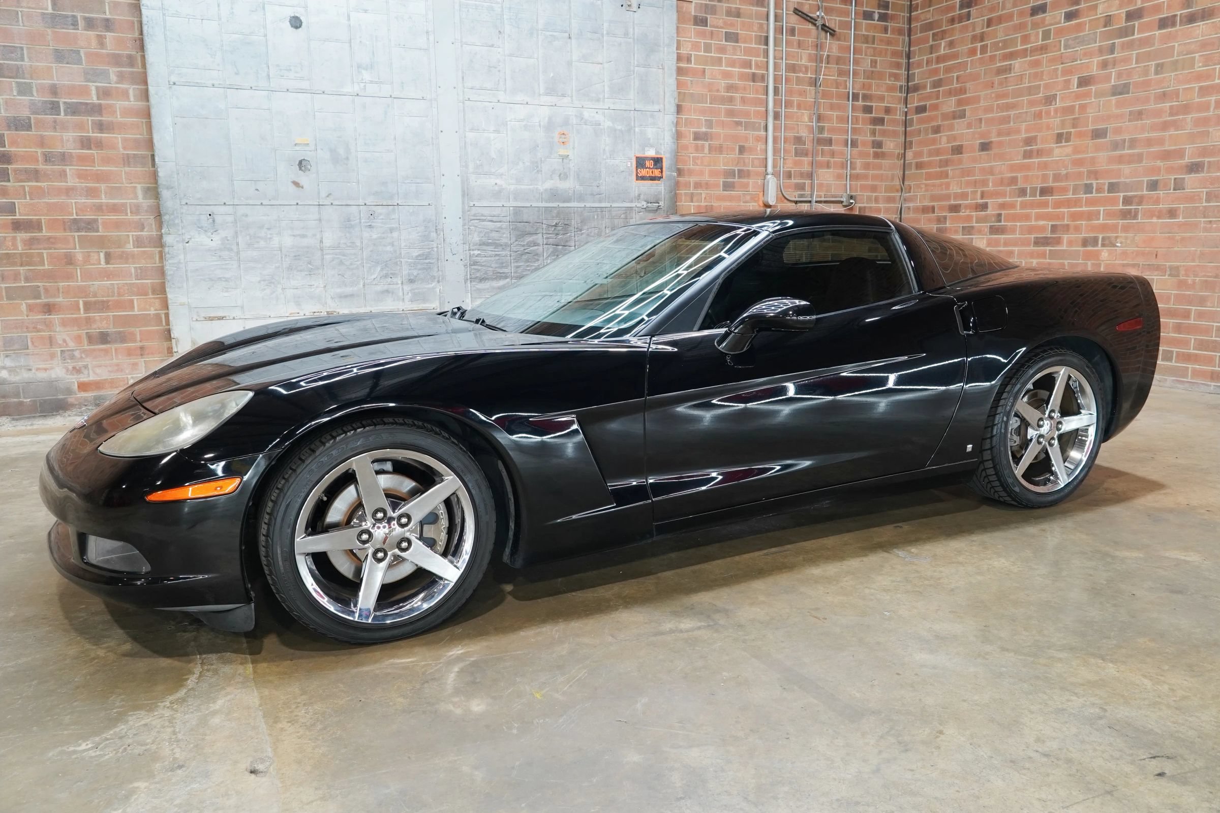 Used 2007 Chevrolet Corvette Coupe w/ Preferred Equipment Group RWD image 7
