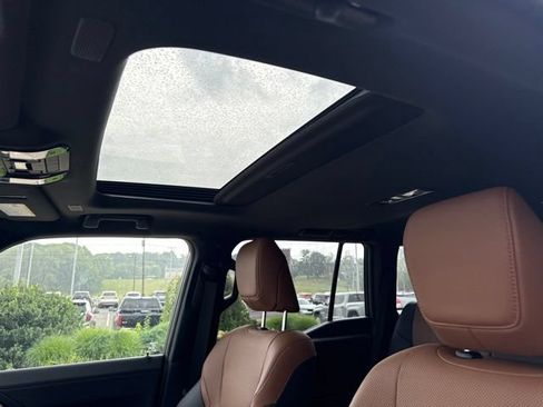 Used 2025 Lexus GX 550 w/ Accessory Package (2T) AWD/4WD image 25