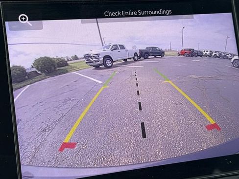 Used 2024 Jeep Grand Cherokee Altitude AWD/4WD image 7