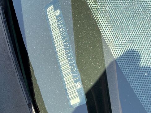 Used 2006 Buick LaCrosse CXL w/ Chrome Appearance Package image 29