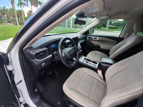 Used 2020 Ford Explorer XLT RWD image 7