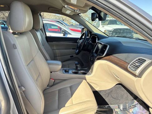 Used 2014 Jeep Grand Cherokee Limited image 25