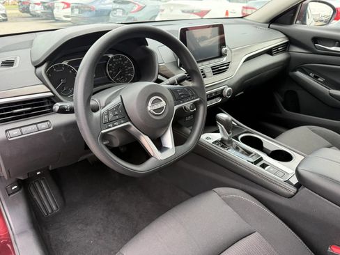 Used 2023 Nissan Altima 2.5 SV AWD/4WD image 13