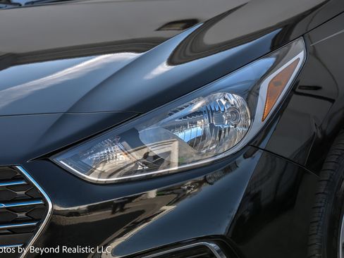 Used 2022 Hyundai Accent SEL image 6