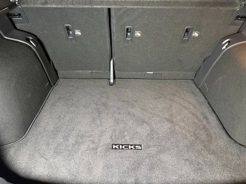 Used 2019 Nissan Kicks SV image 20