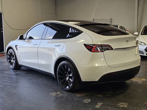 Used 2021 Tesla Model Y Long Range AWD/4WD image 2