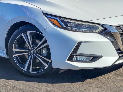 Used 2022 Nissan Sentra SR w/ SR Premium Package image 4