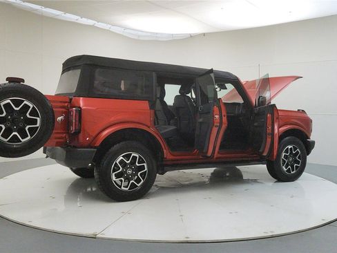 Used 2023 Ford Bronco Outer Banks AWD/4WD image 13