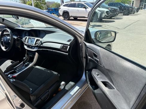 Used 2013 Honda Accord LX image 28