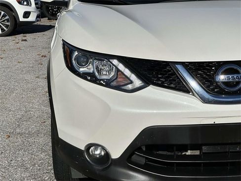 Used 2017 Nissan Rogue Sport SV w/ SV Premium Package image 9