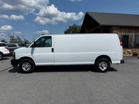 Used 2021 Chevrolet Express 3500 Extended w/ Driver Convenience Package RWD image 3