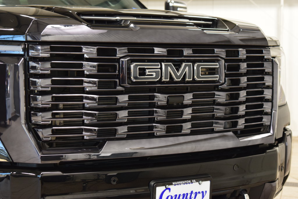 Used 2024 GMC Sierra 2500 Denali Ultimate AWD/4WD image 16