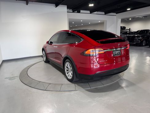 Used 2018 Tesla Model X 75D AWD/4WD image 11