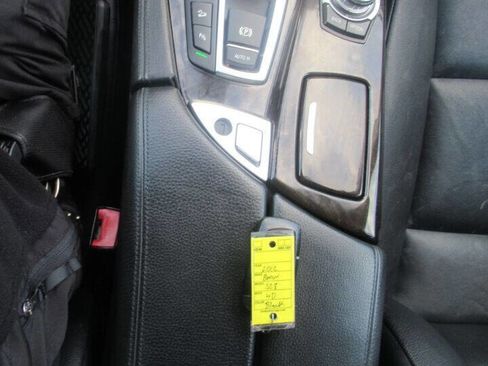 Used 2013 BMW 528i xDrive Sedan image 23