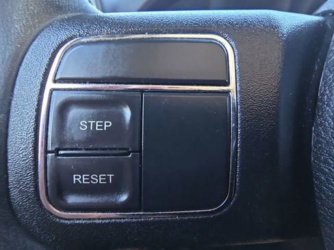 Used 2015 Jeep Wrangler Unlimited Sahara image 16