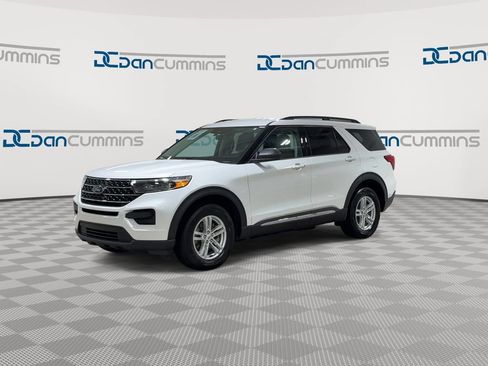 Used 2023 Ford Explorer XLT AWD/4WD image 4